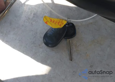 2017 Toyota Sienna Le 8 Passenger z USA, uszkodzony, nr VIN 5TDKZ3DC0HS795922